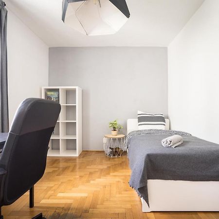 Oomph Warsaw Central 3-Bedroom Flat Εξωτερικό φωτογραφία